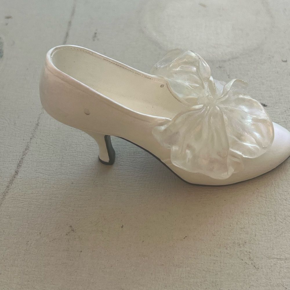 Just The Right Shoe by Raine ~ Tying The Knot